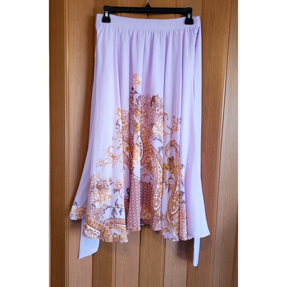 Versona size small lavender & tan skirt